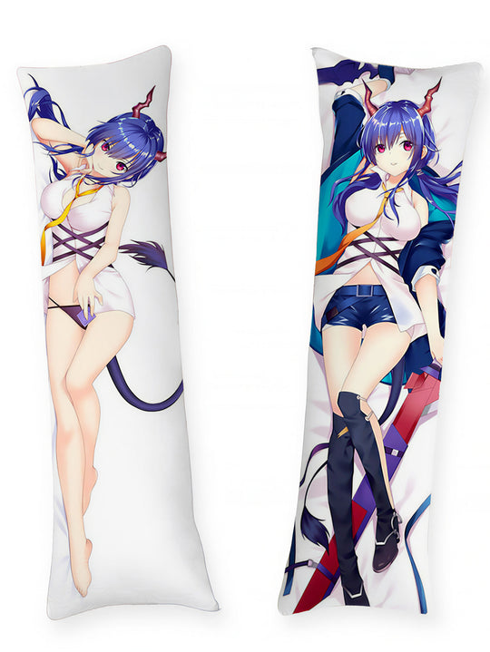 Ch'en liggande på sidan Dakimakura